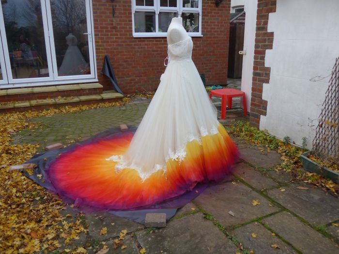 Labour-of-love-54-hours-sewing-7-hours-spraying-to-create-this-incredible-dipdye-wedding-dress-592407e38027c__700