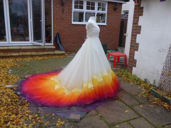 Labour-of-love-54-hours-sewing-7-hours-spraying-to-create-this-incredible-dipdye-wedding-dress-5924080946e20__700